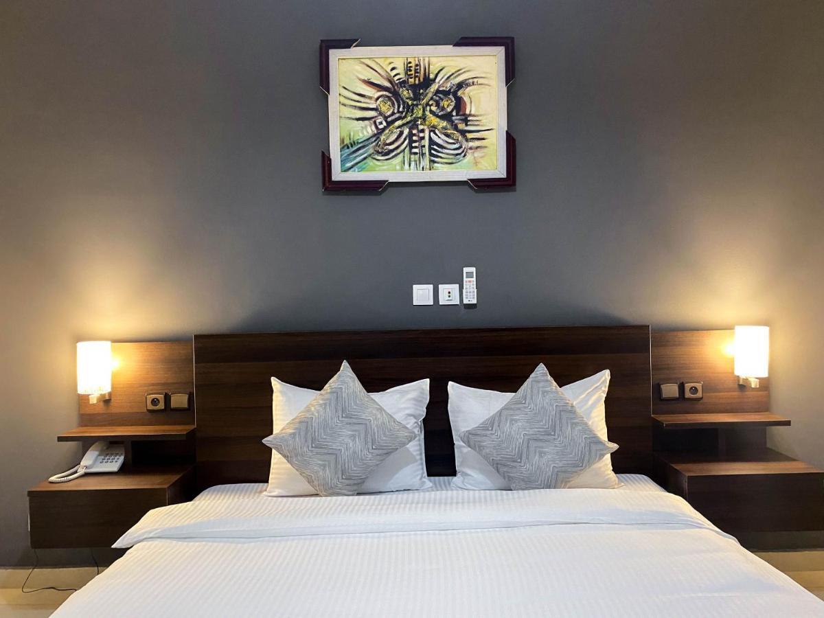 Robert'S Hotel Abidjan Bagian luar foto