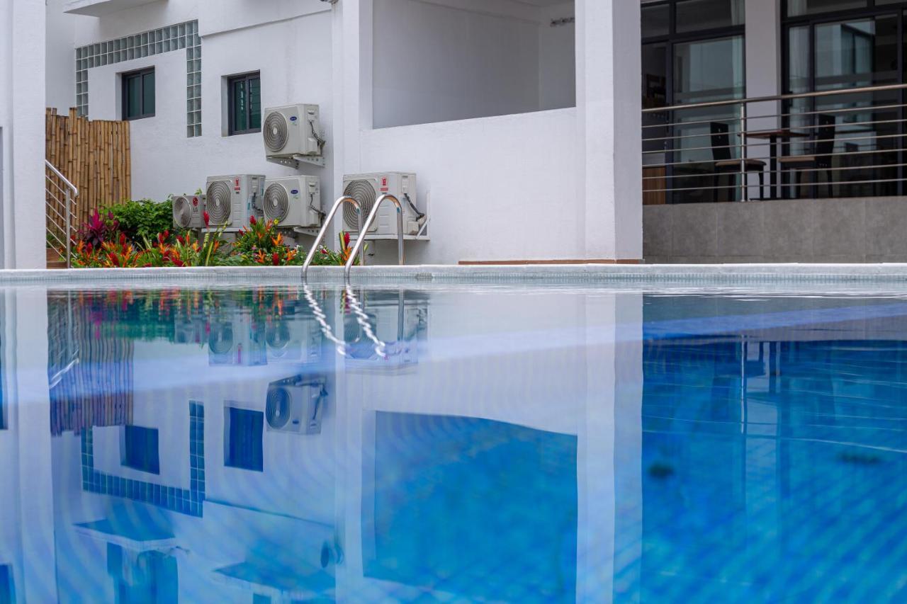 Robert'S Hotel Abidjan Bagian luar foto