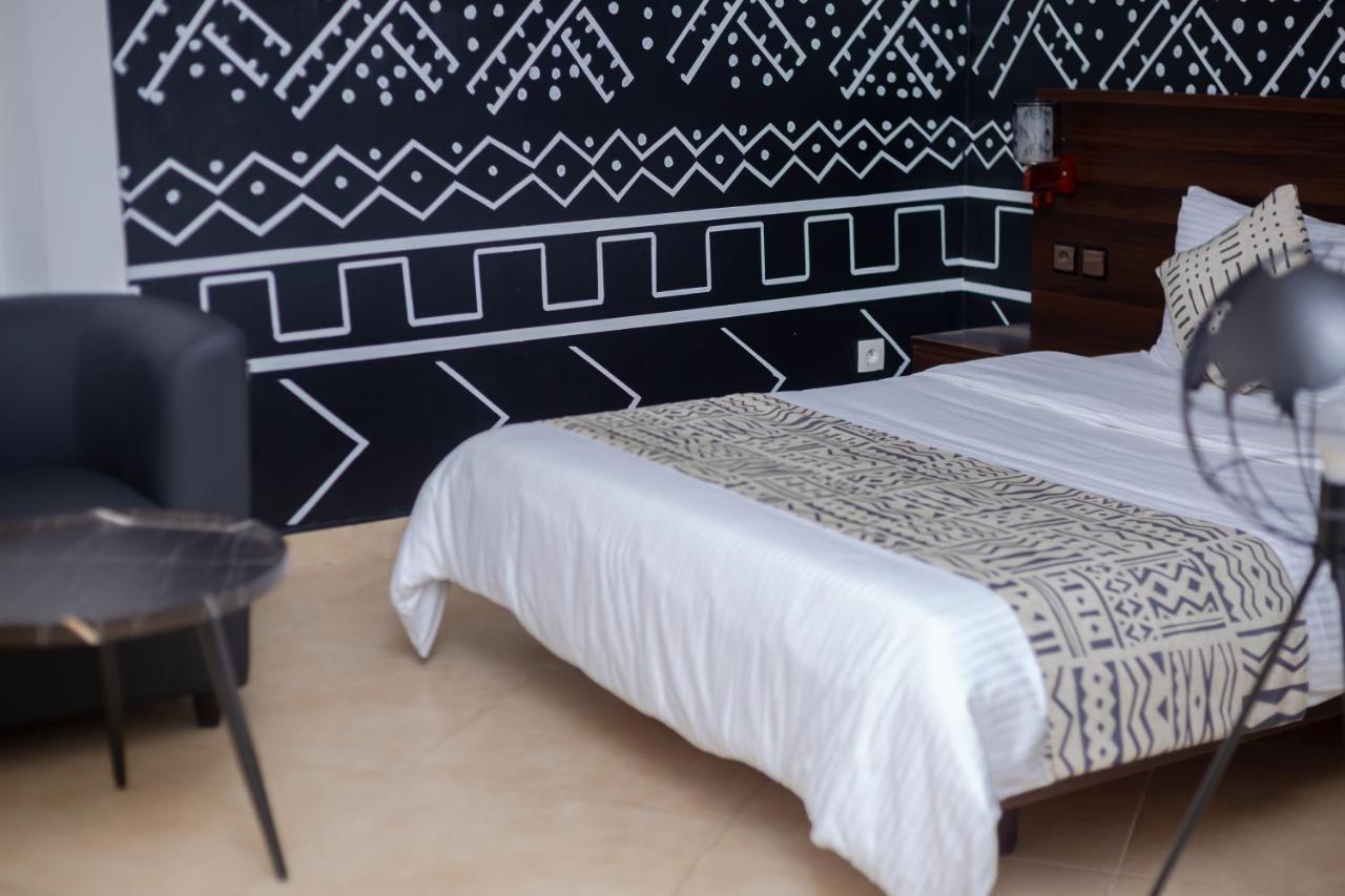 Robert'S Hotel Abidjan Bagian luar foto