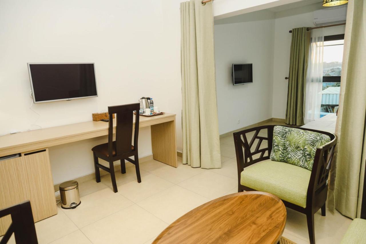 Robert'S Hotel Abidjan Bagian luar foto